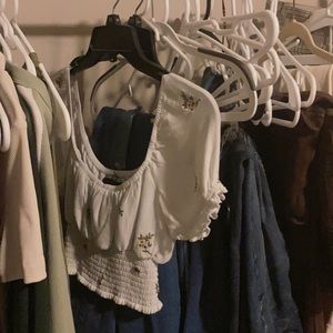 Forever 21 White flowered off the shoulder crop top 🕊🤍